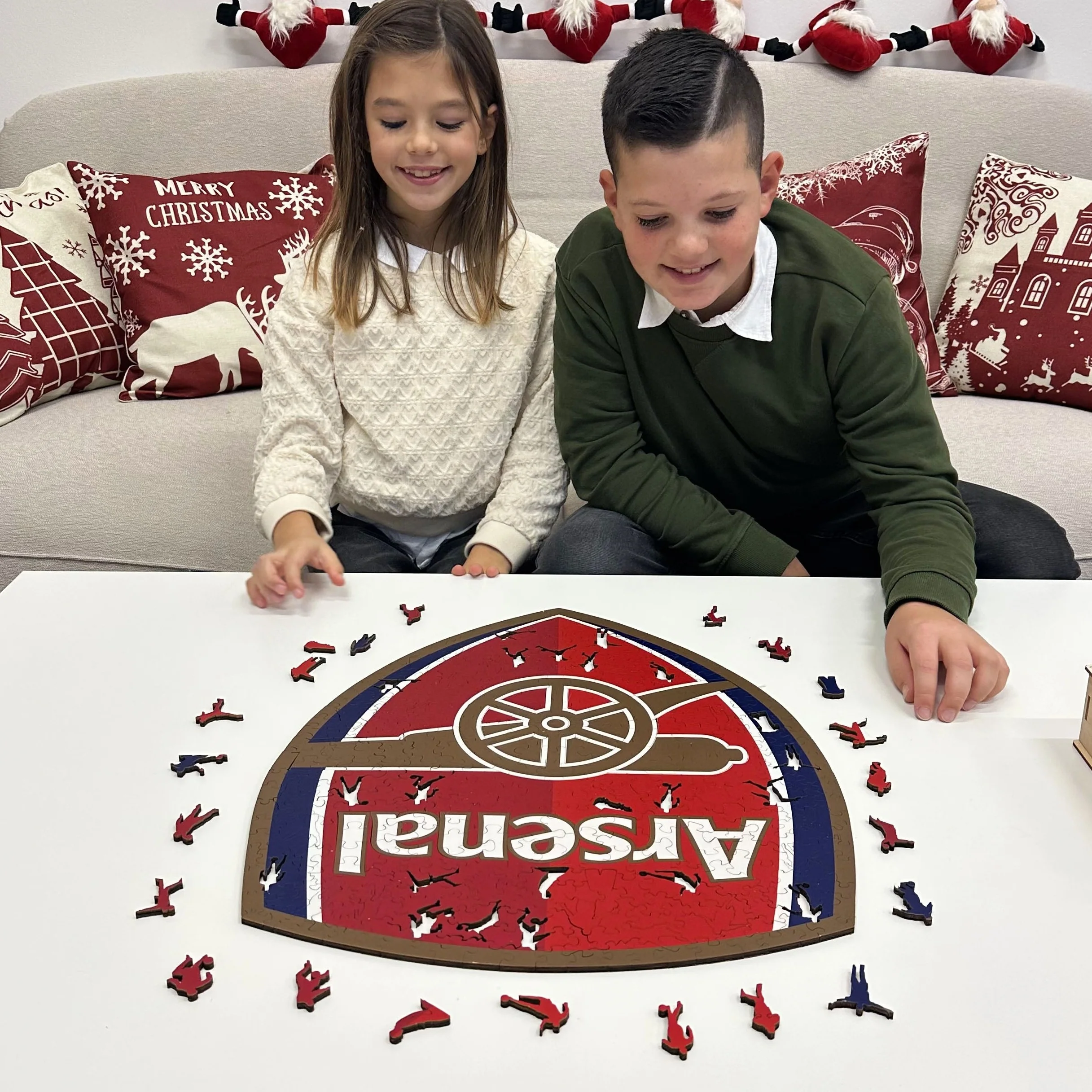 Arsenal FC® Logo - Wooden Puzzle - Image 9