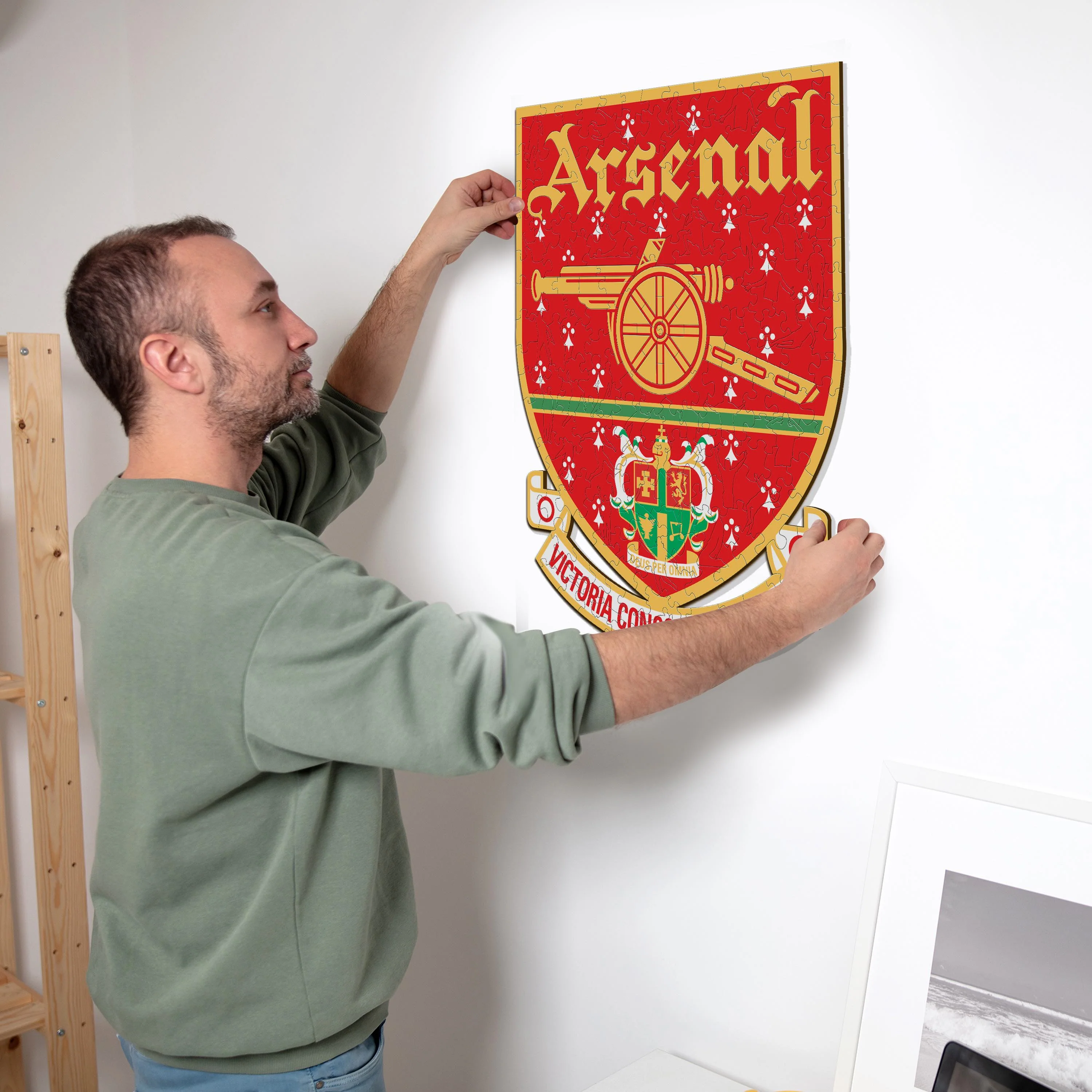Arsenal FC® Retro Logo - Wooden Puzzle - Image 7